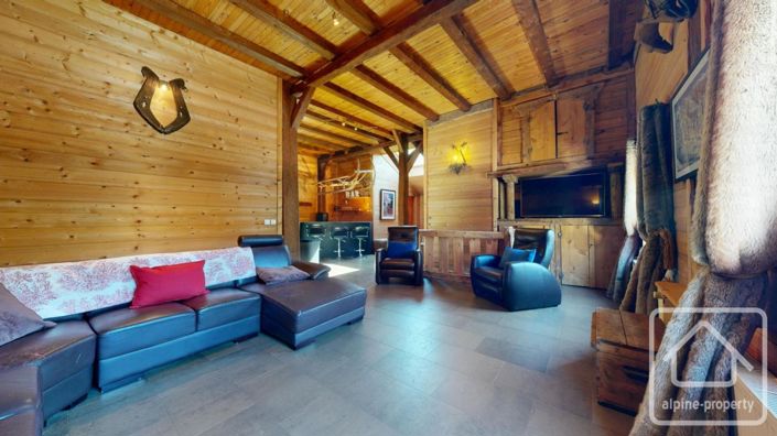 Image No.23-8 Bed Property for sale