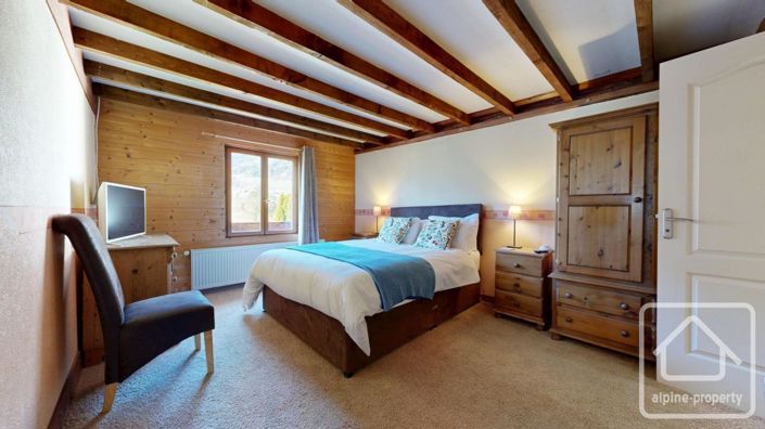 Image No.31-8 Bed Property for sale