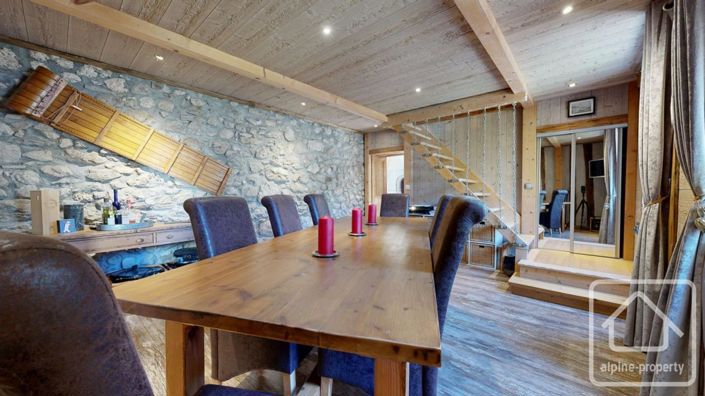 Image No.5-8 Bed Property for sale