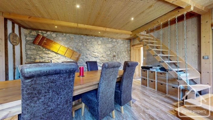 Image No.6-8 Bed Property for sale