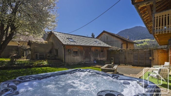 Image No.61-8 Bed Property for sale