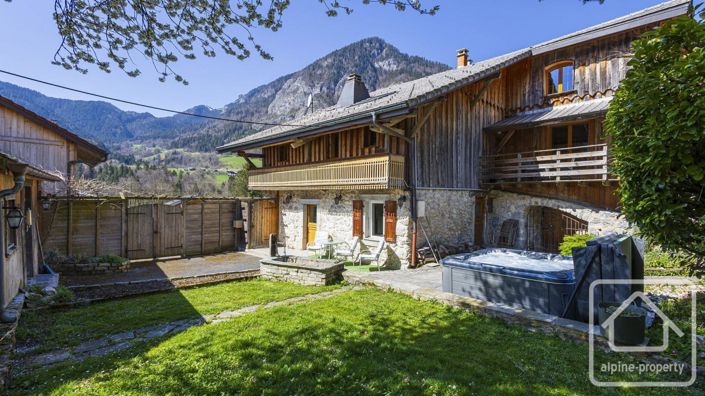 Image No.62-8 Bed Property for sale