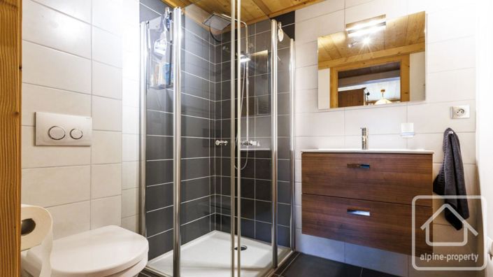 Image No.31-3 Bed Property for sale