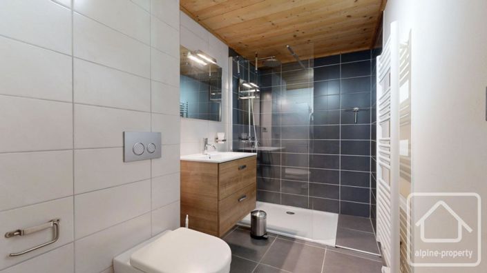 Image No.34-3 Bed Property for sale