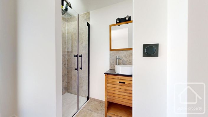 Image No.18-3 Bed Apartment for sale