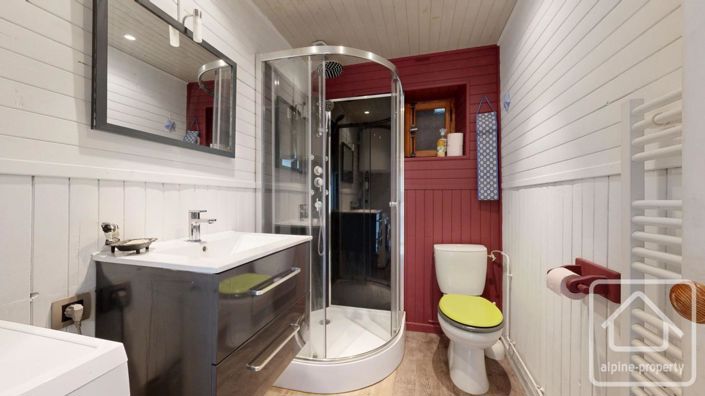 Image No.15-2 Bed Property for sale