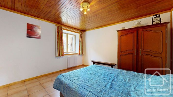 Image No.17-2 Bed Property for sale