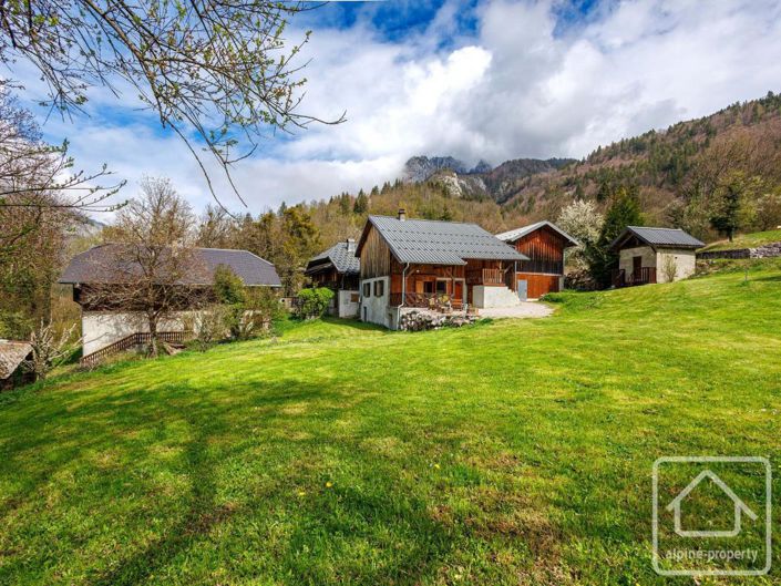 Image No.3-2 Bed Property for sale