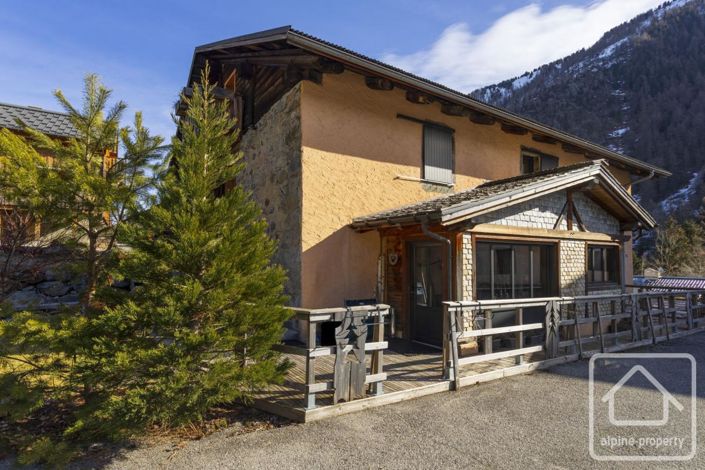 Image No.4-7 Bed Property for sale