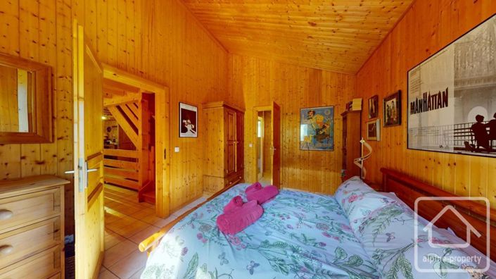 Image No.14-6 Bed Property for sale