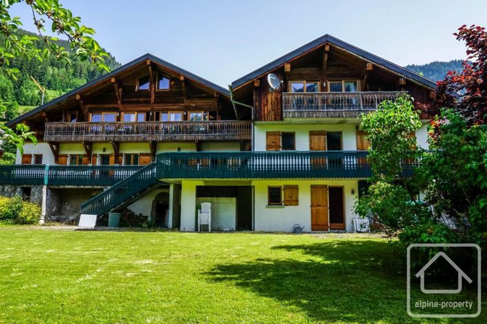 Image No.1-7 Bed Property for sale