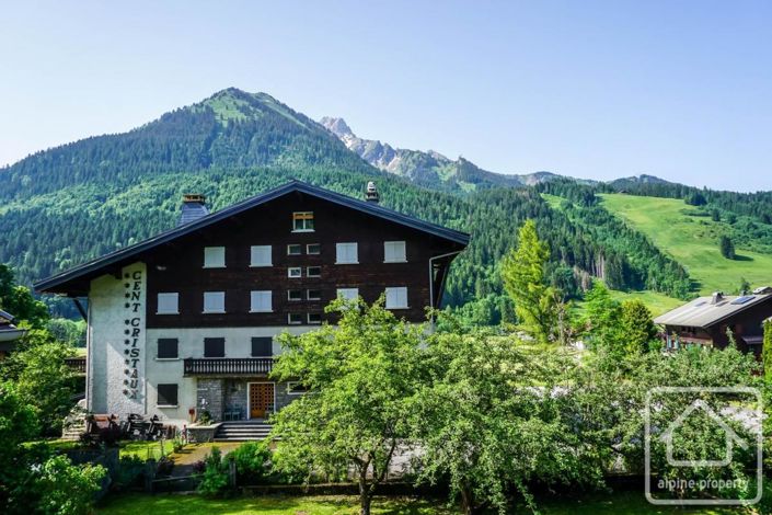 Image No.10-7 Bed Property for sale