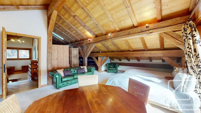 Image No.27-7 Bed Property for sale