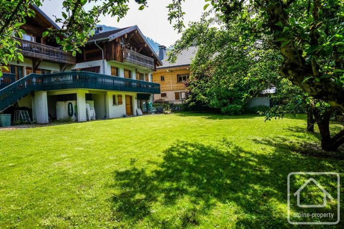 Image No.3-7 Bed Property for sale