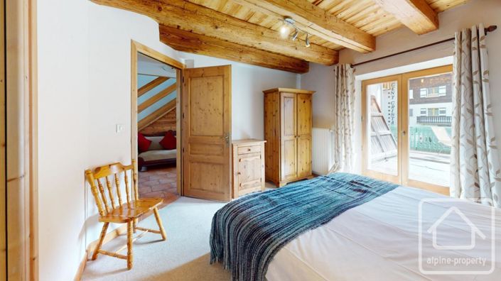 Image No.33-7 Bed Property for sale