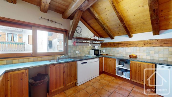 Image No.42-7 Bed Property for sale