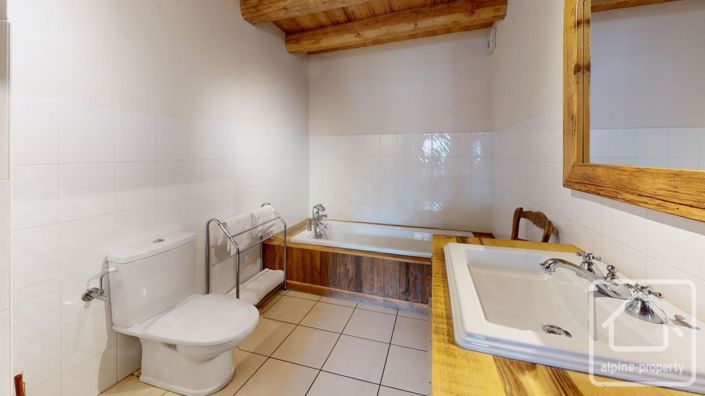 Image No.43-7 Bed Property for sale