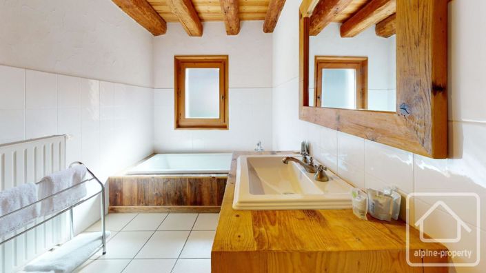 Image No.48-7 Bed Property for sale