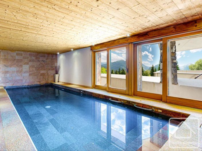 Image No.3-7 Bed Property for sale