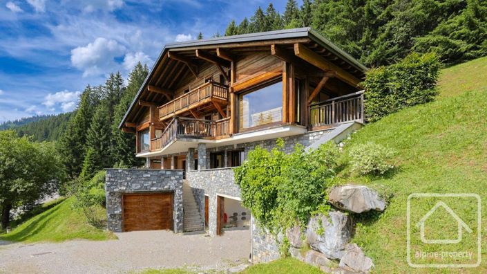 Image No.4-7 Bed Property for sale