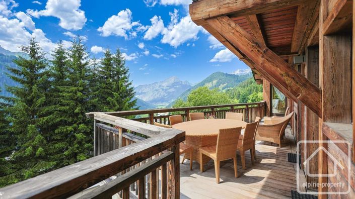 Image No.5-7 Bed Property for sale