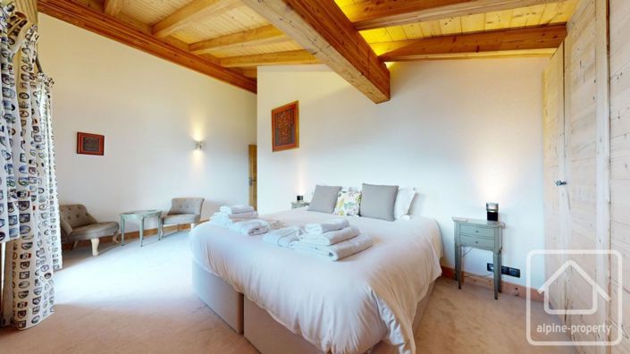 Image No.51-7 Bed Property for sale