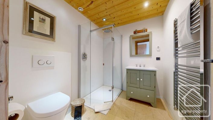 Image No.53-7 Bed Property for sale