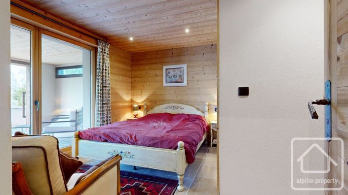 Image No.54-7 Bed Property for sale