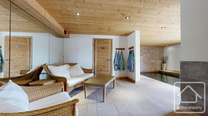 Image No.66-7 Bed Property for sale