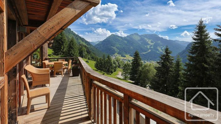 Image No.8-7 Bed Property for sale