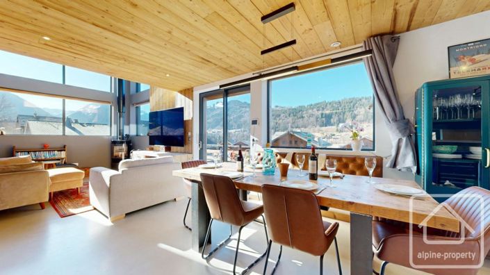 Image No.13-6 Bed Property for sale