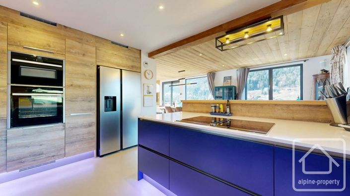 Image No.16-6 Bed Property for sale