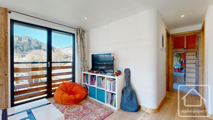 Image No.21-6 Bed Property for sale