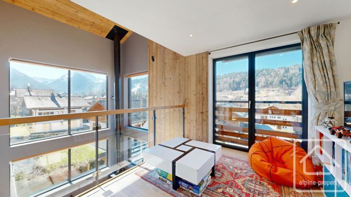 Image No.22-6 Bed Property for sale