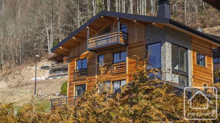 Image No.7-6 Bed Property for sale