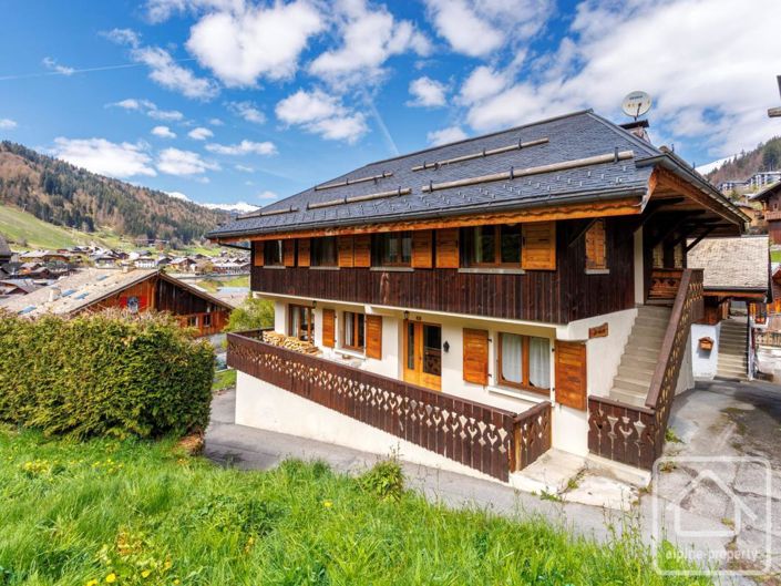 Image No.1-7 Bed Property for sale