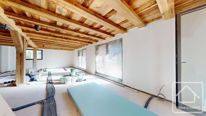 Image No.17-4 Bed Property for sale