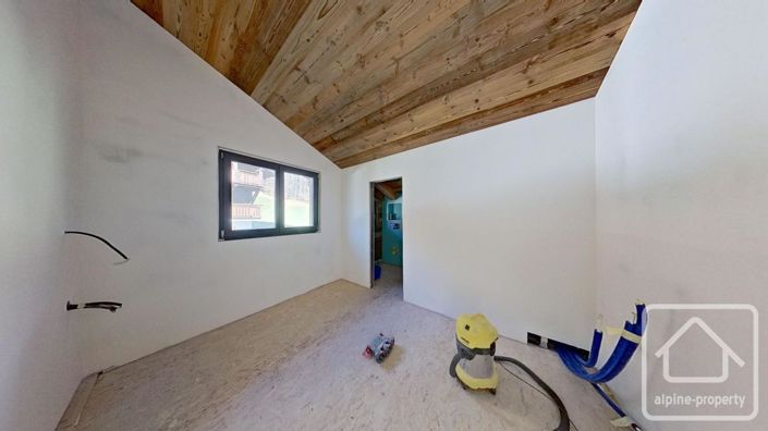 Image No.19-4 Bed Property for sale