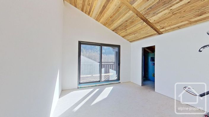 Image No.23-4 Bed Property for sale