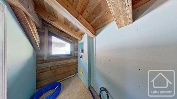 Image No.25-4 Bed Property for sale