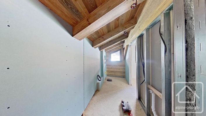 Image No.26-4 Bed Property for sale