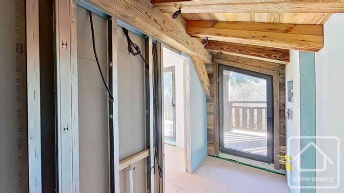 Image No.27-4 Bed Property for sale