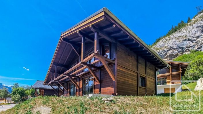 Image No.36-4 Bed Property for sale