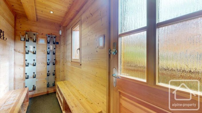 Image No.25-7 Bed Property for sale