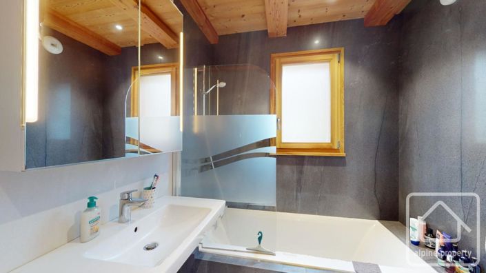 Image No.28-7 Bed Property for sale