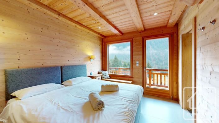 Image No.30-7 Bed Property for sale