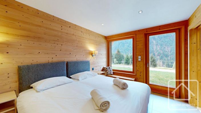 Image No.36-7 Bed Property for sale