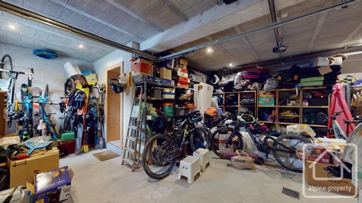 Image No.51-7 Bed Property for sale