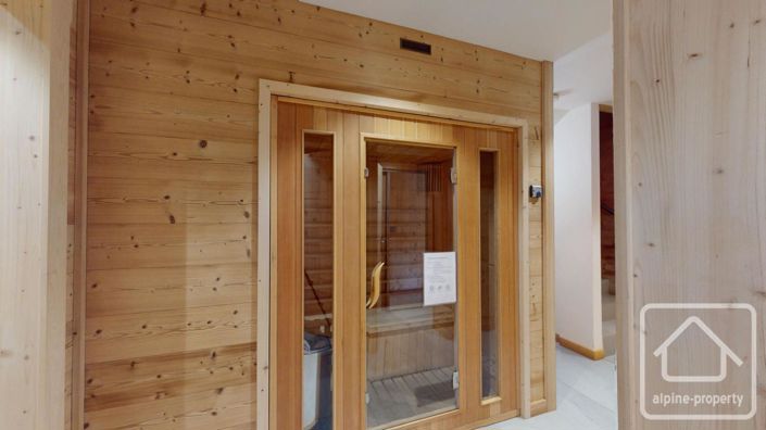 Image No.52-7 Bed Property for sale