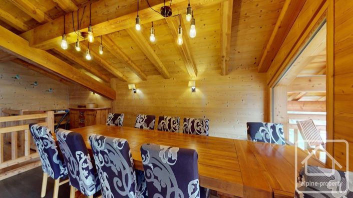 Image No.8-7 Bed Property for sale